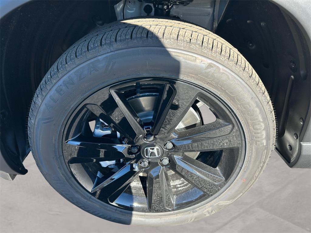 new 2025 Honda Pilot car, priced at $56,530