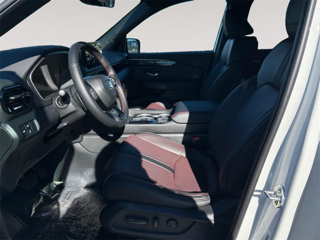 new 2025 Honda Pilot car, priced at $56,530