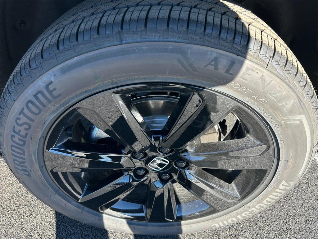 new 2025 Honda Pilot car, priced at $56,530