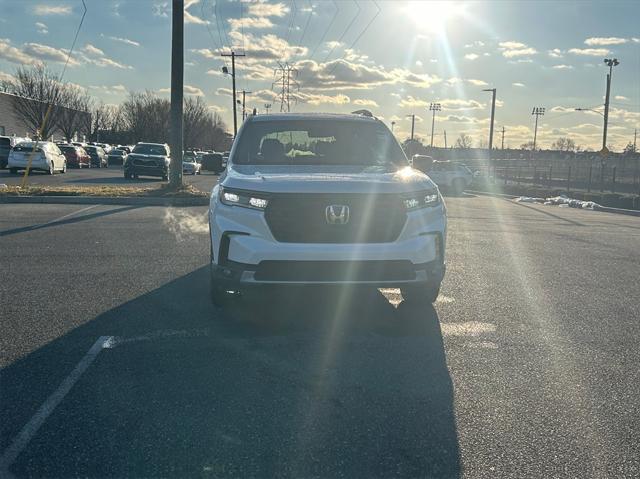 new 2025 Honda Pilot car, priced at $50,950