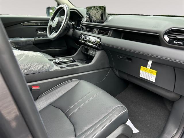 new 2025 Honda Pilot car, priced at $54,530