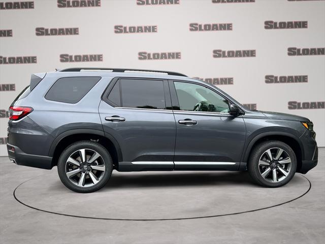 new 2025 Honda Pilot car, priced at $54,530