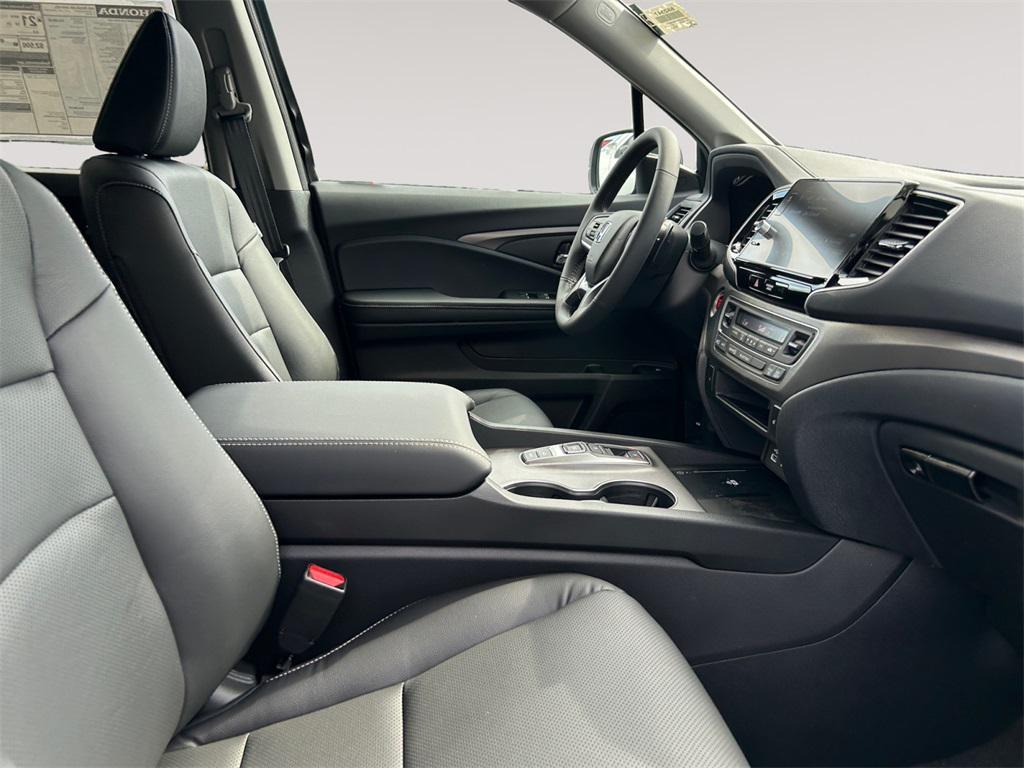 new 2025 Honda Ridgeline car, priced at $44,680
