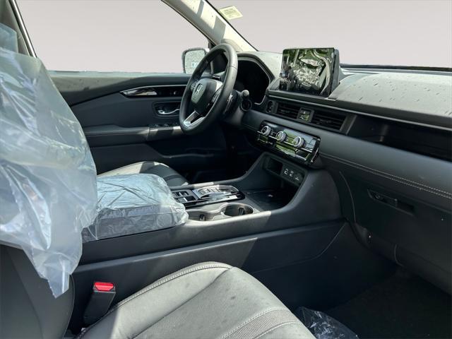 new 2025 Honda Pilot car, priced at $52,495