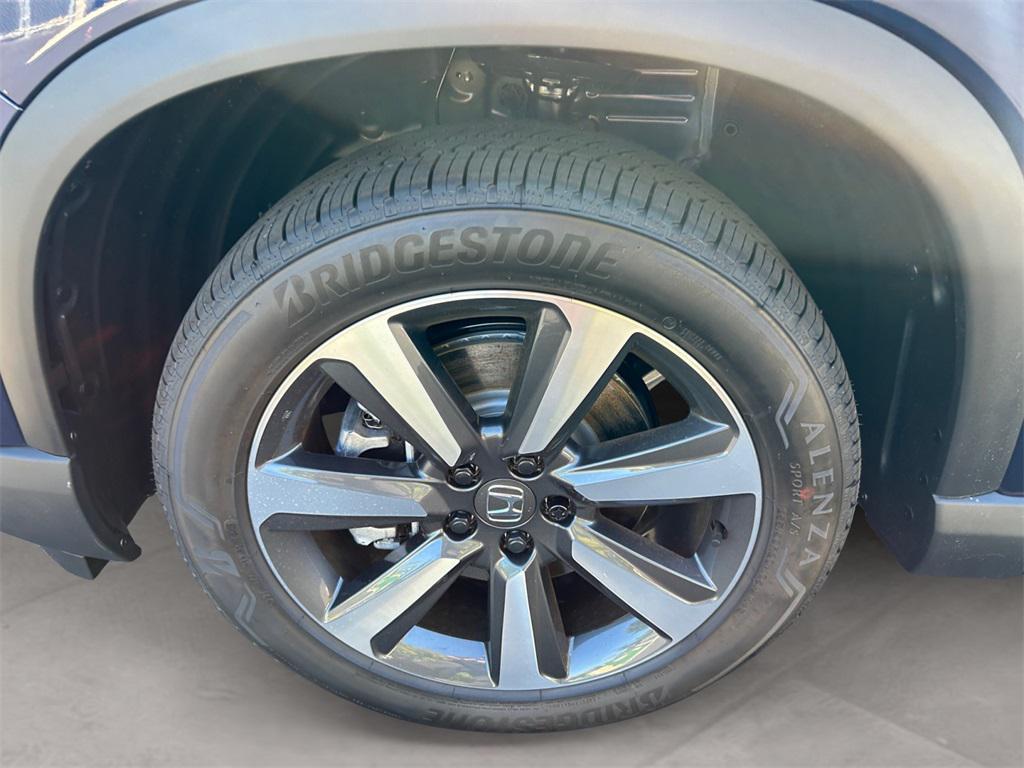 new 2025 Honda Pilot car, priced at $51,050