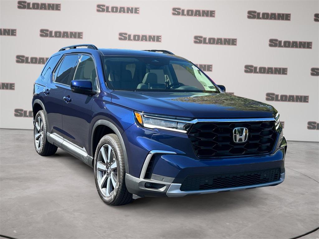 new 2025 Honda Pilot car, priced at $51,050
