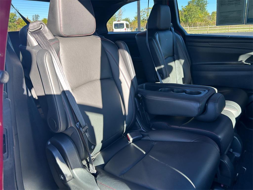 used 2023 Honda Odyssey car, priced at $37,882