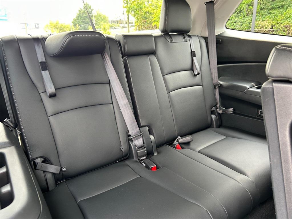 used 2022 Honda Pilot car, priced at $33,999