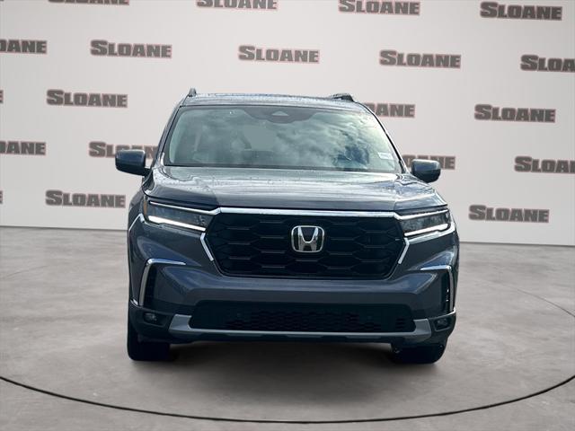 new 2025 Honda Pilot car, priced at $51,050