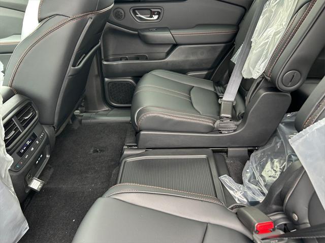 new 2025 Honda Pilot car, priced at $50,850