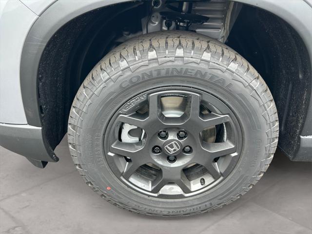 new 2025 Honda Pilot car, priced at $50,850