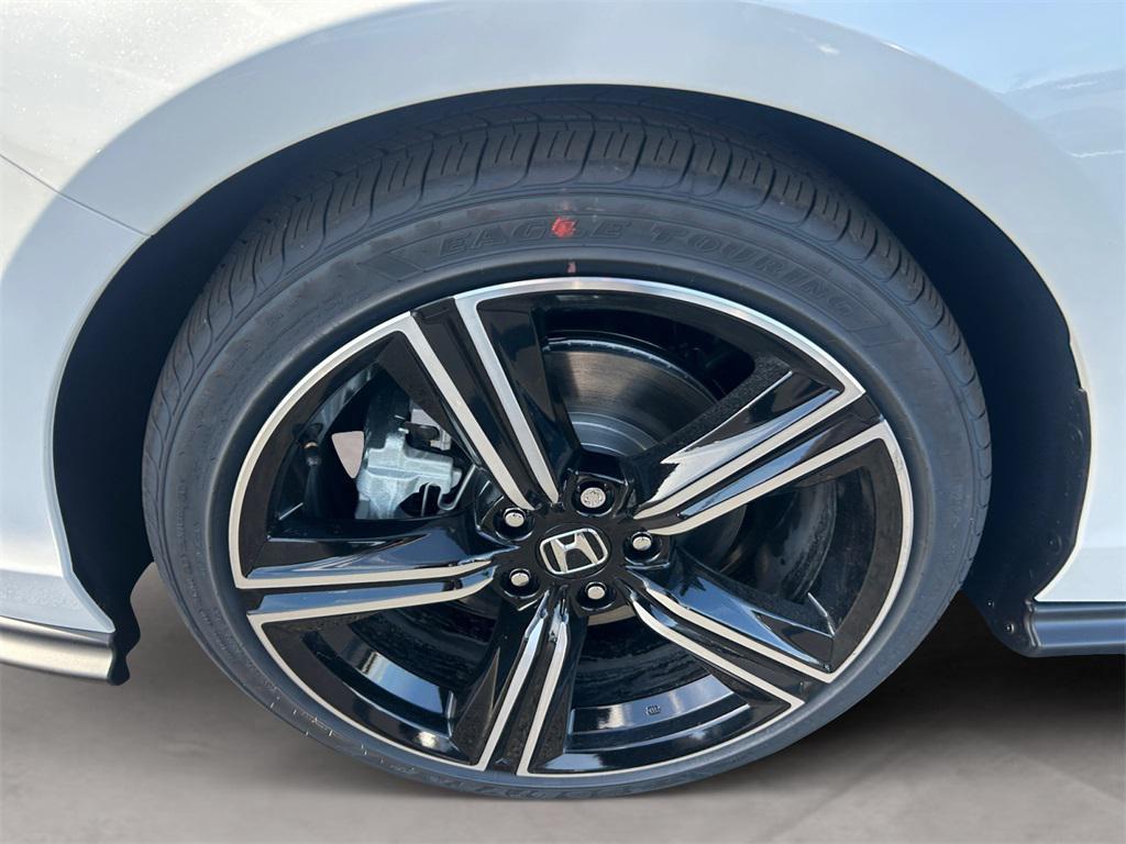 new 2025 Honda Accord Hybrid car, priced at $35,305