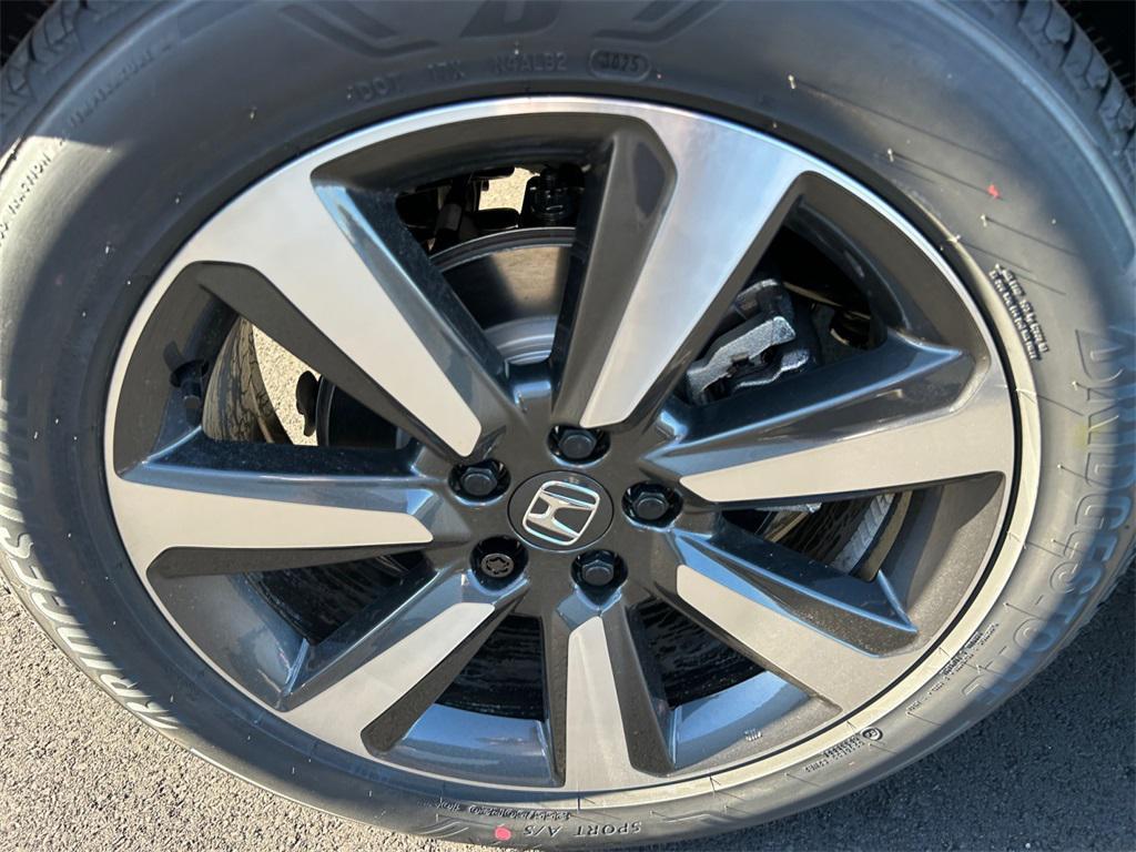 new 2025 Honda Pilot car, priced at $51,095