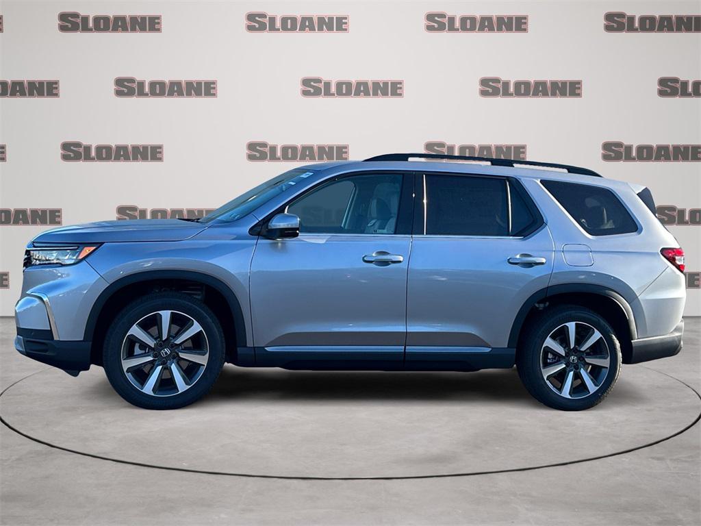 new 2025 Honda Pilot car, priced at $51,095