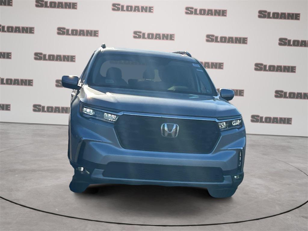 new 2025 Honda Pilot car, priced at $51,095