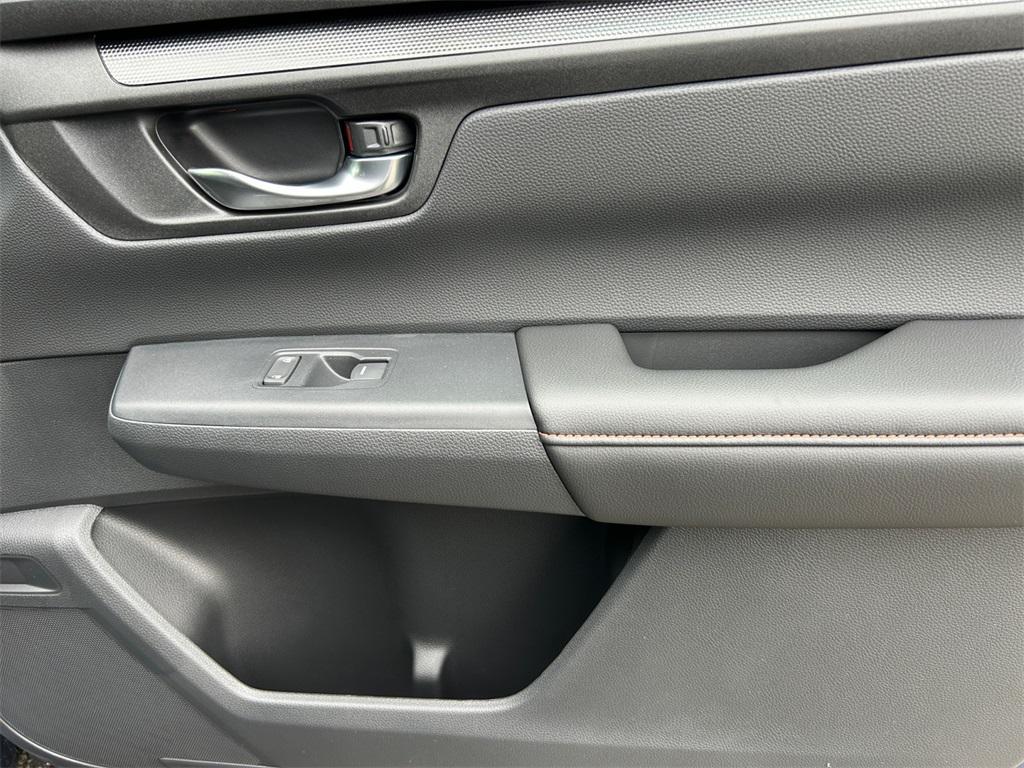 new 2026 Honda CR-V Hybrid car, priced at $40,250
