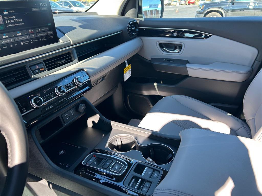 new 2025 Honda Pilot car, priced at $47,825