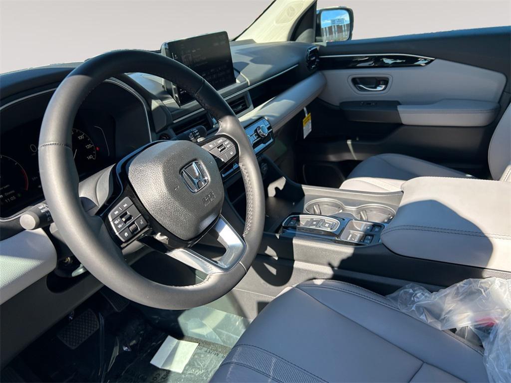 new 2025 Honda Pilot car, priced at $47,825