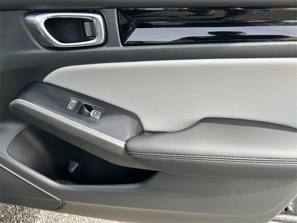 new 2026 Honda Civic Hybrid car, priced at $33,490