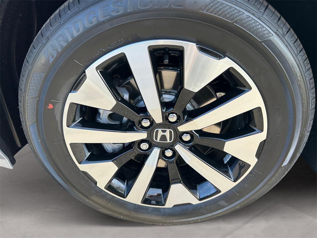 new 2026 Honda Odyssey car, priced at $44,885