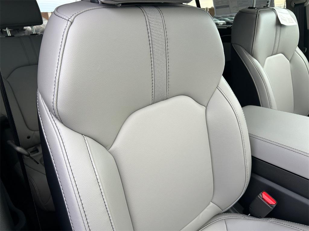 new 2025 Honda Pilot car, priced at $47,095