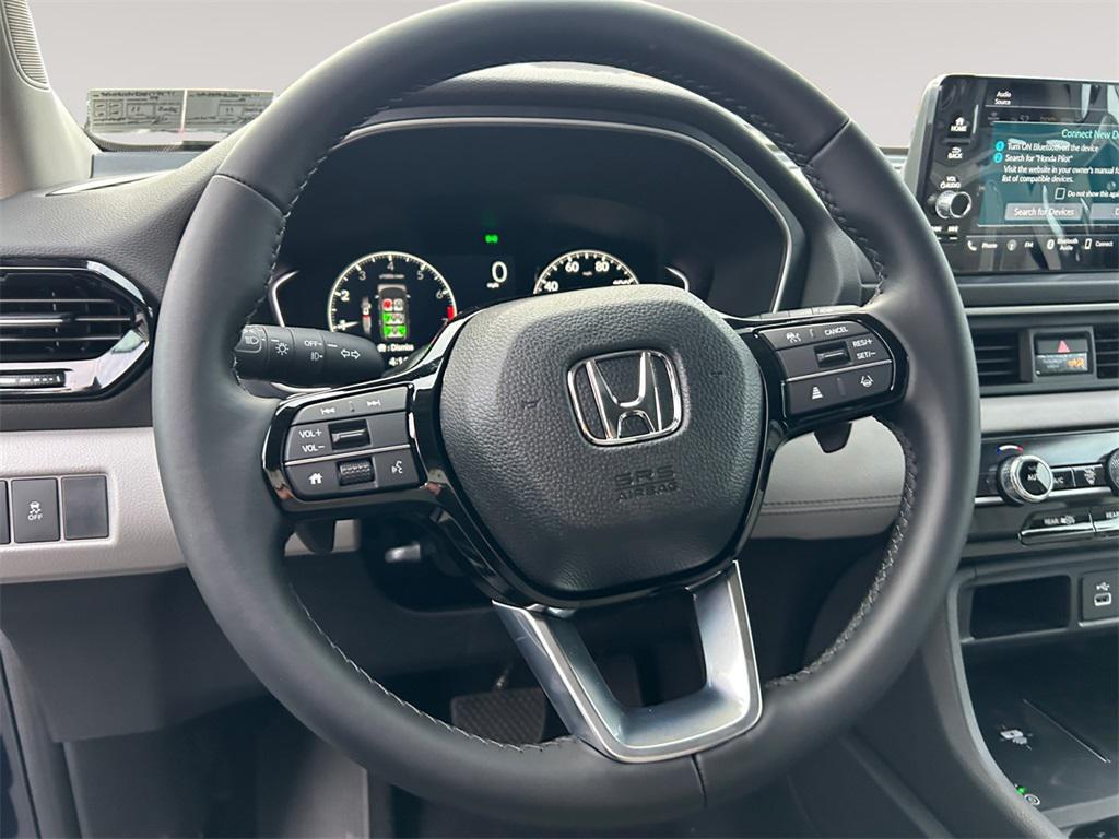 new 2025 Honda Pilot car, priced at $47,095