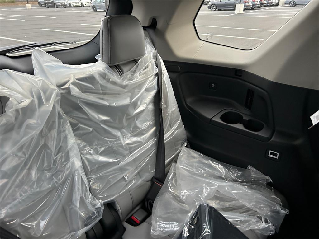 new 2025 Honda Pilot car, priced at $47,095