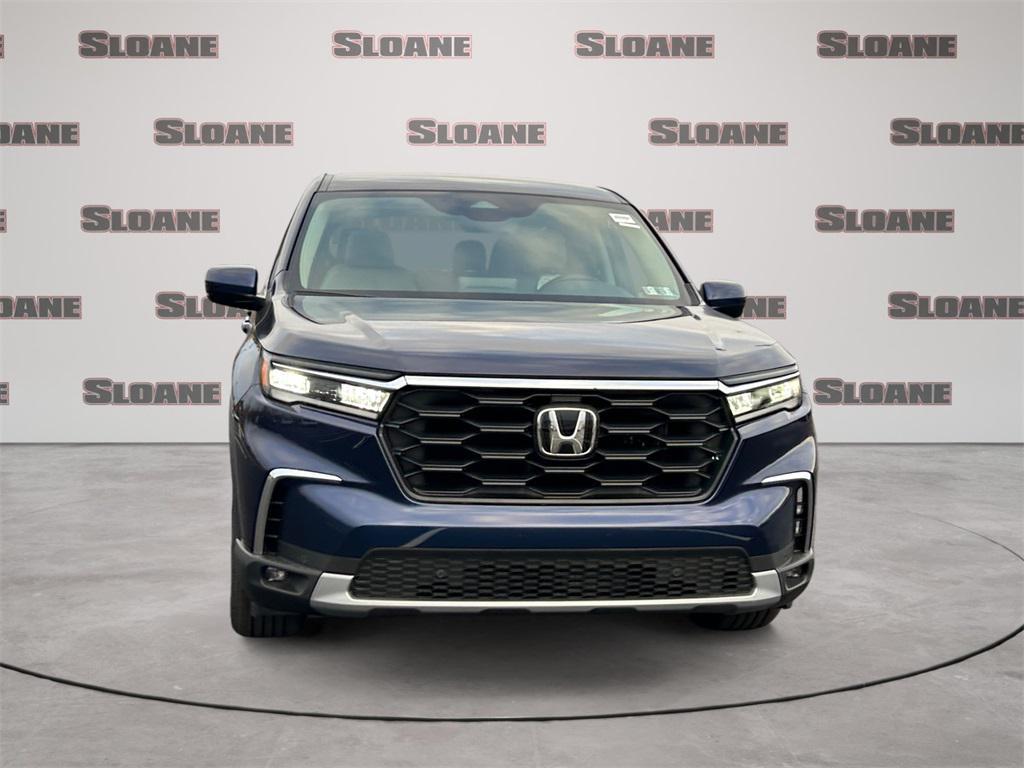 new 2025 Honda Pilot car, priced at $47,095