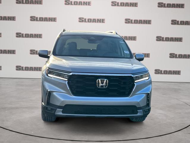 new 2025 Honda Pilot car, priced at $50,995