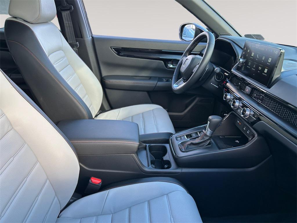 new 2026 Honda CR-V Hybrid car, priced at $43,700