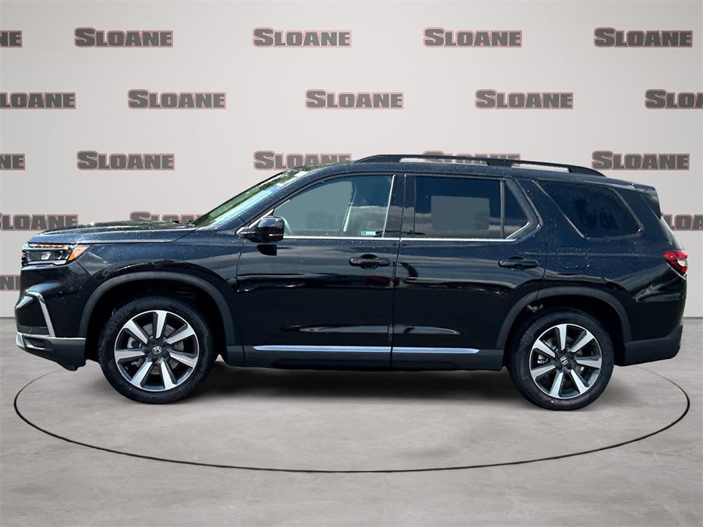 new 2025 Honda Pilot car, priced at $51,050