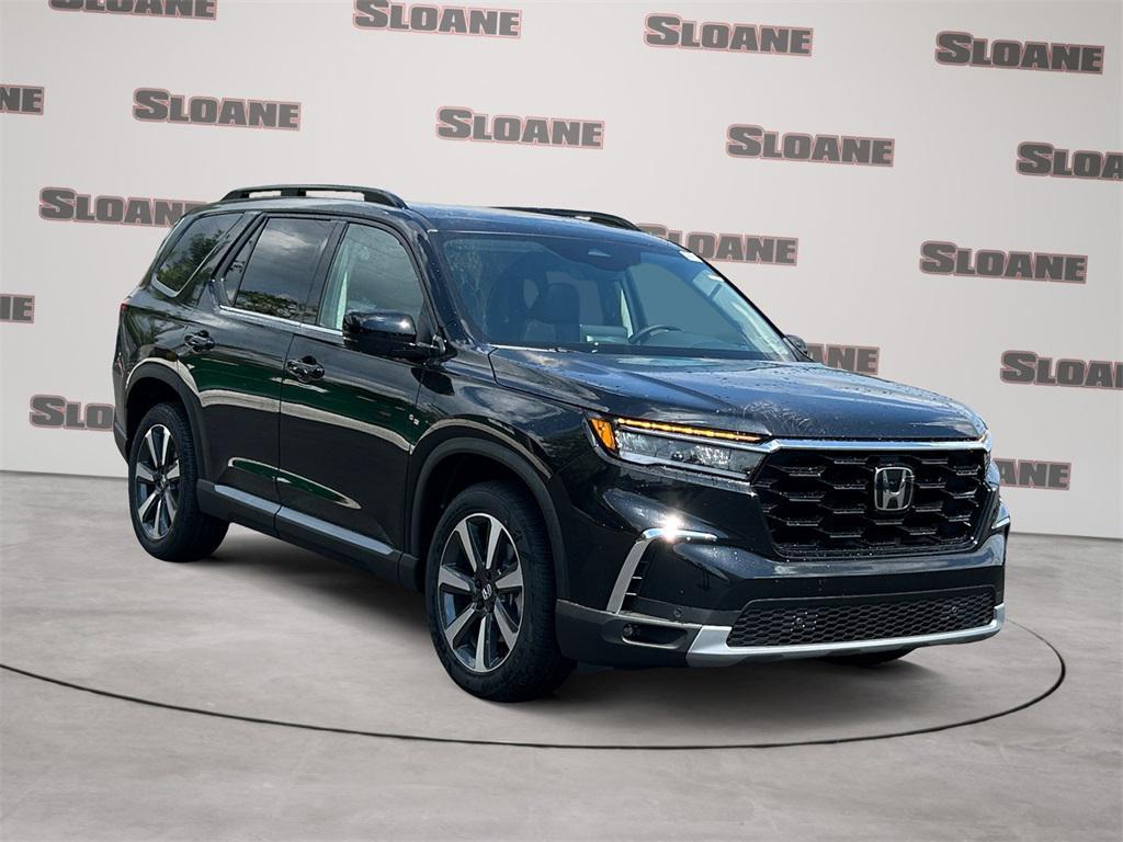 new 2025 Honda Pilot car, priced at $51,050