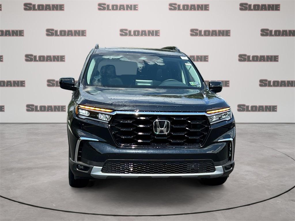 new 2025 Honda Pilot car, priced at $51,050