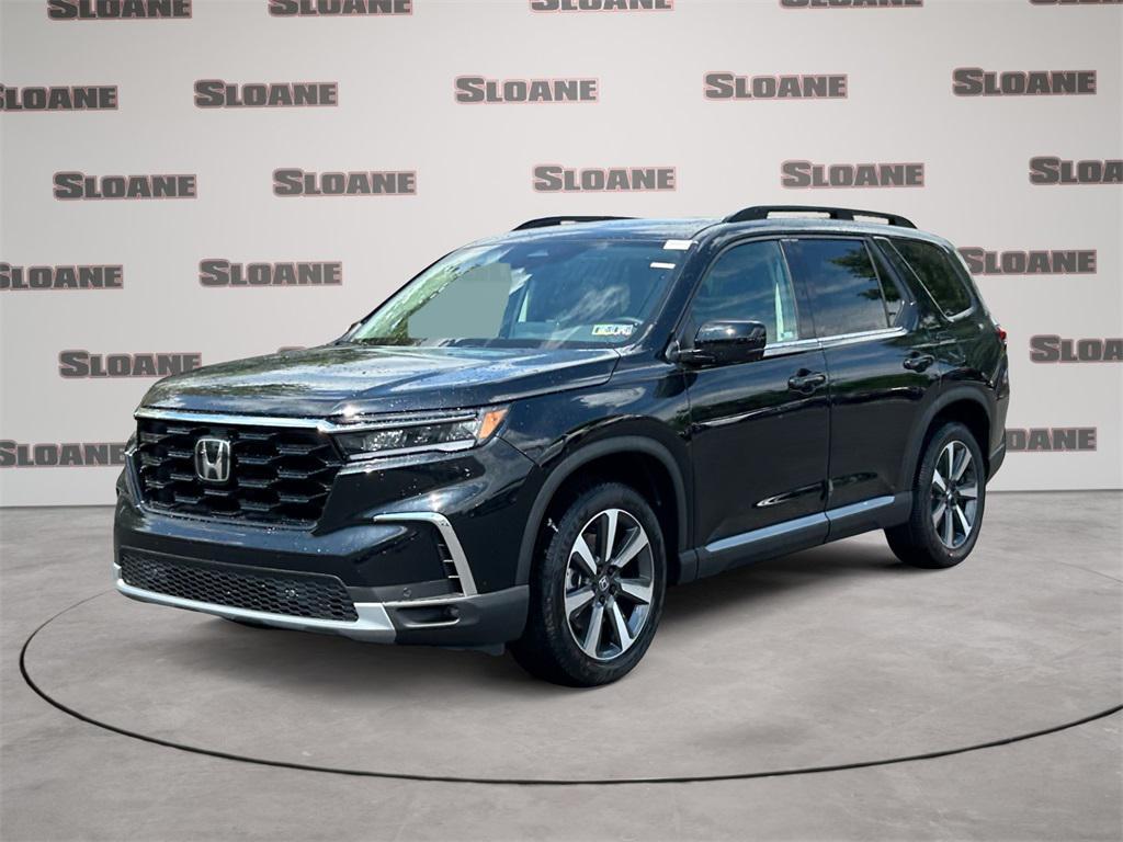 new 2025 Honda Pilot car, priced at $51,050