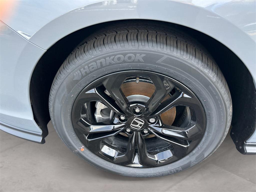 new 2025 Honda Accord car, priced at $32,165