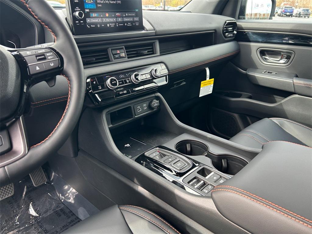 new 2025 Honda Pilot car, priced at $50,895