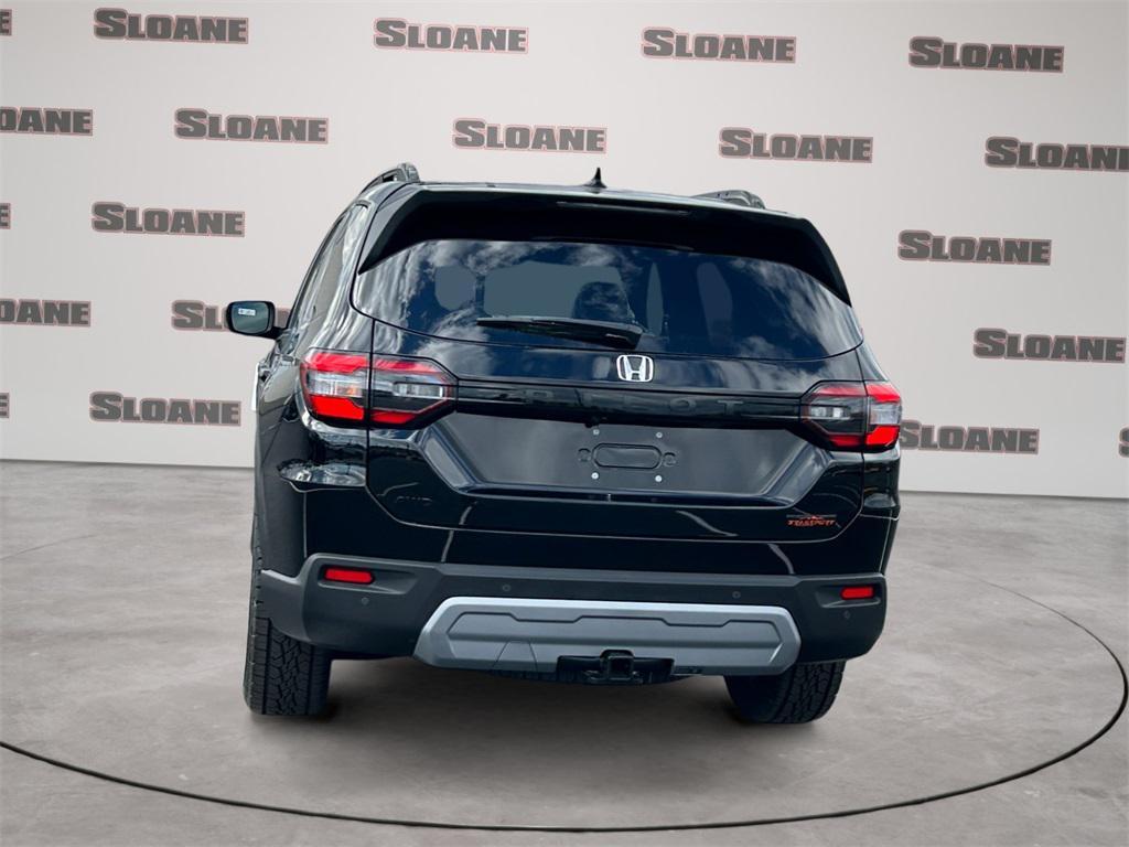 new 2025 Honda Pilot car, priced at $50,895
