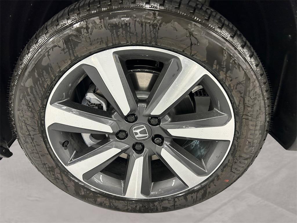 new 2025 Honda Pilot car, priced at $51,095
