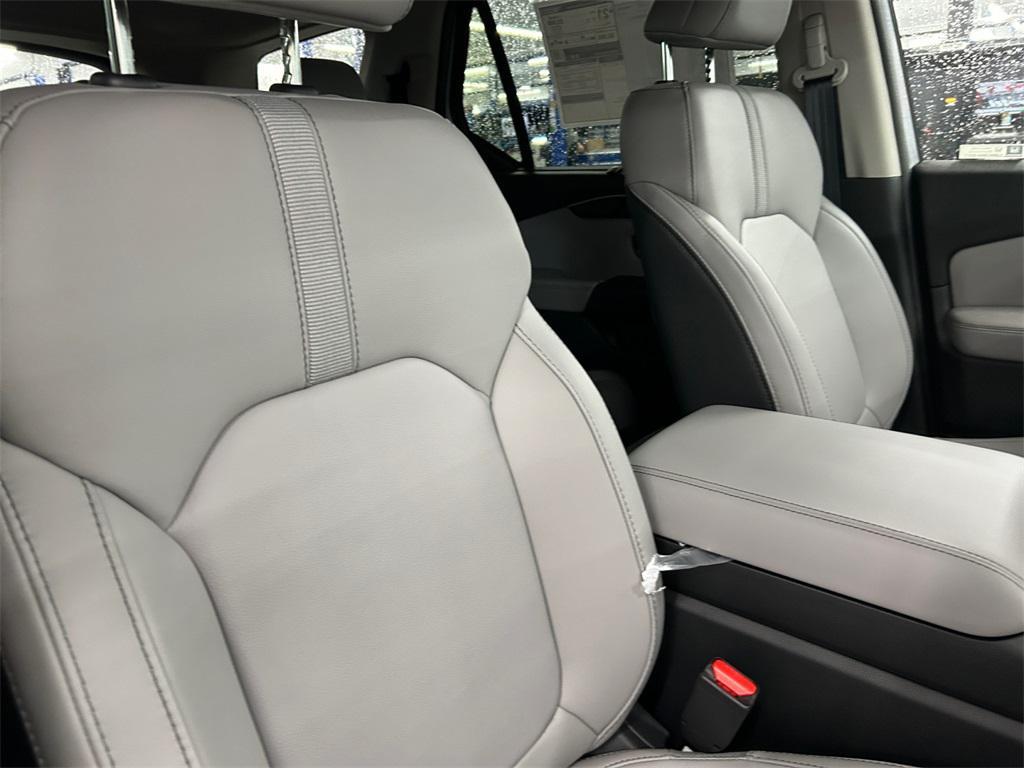 new 2025 Honda Pilot car, priced at $51,095