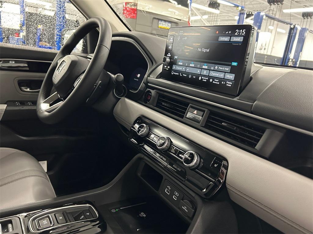new 2025 Honda Pilot car, priced at $51,095