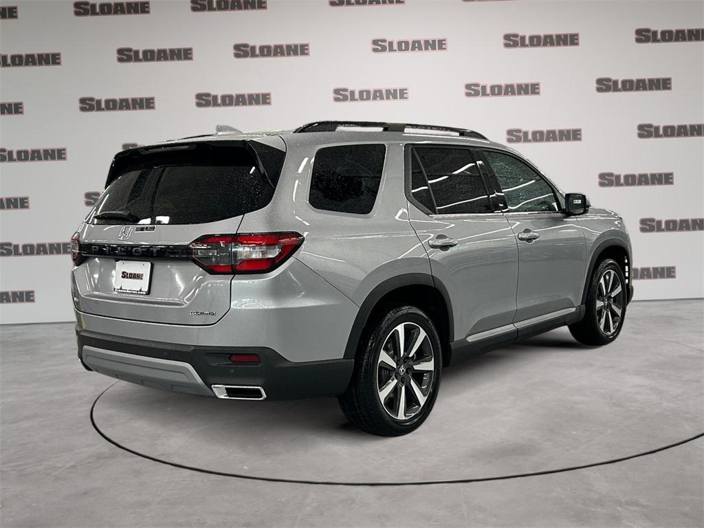 new 2025 Honda Pilot car, priced at $51,095