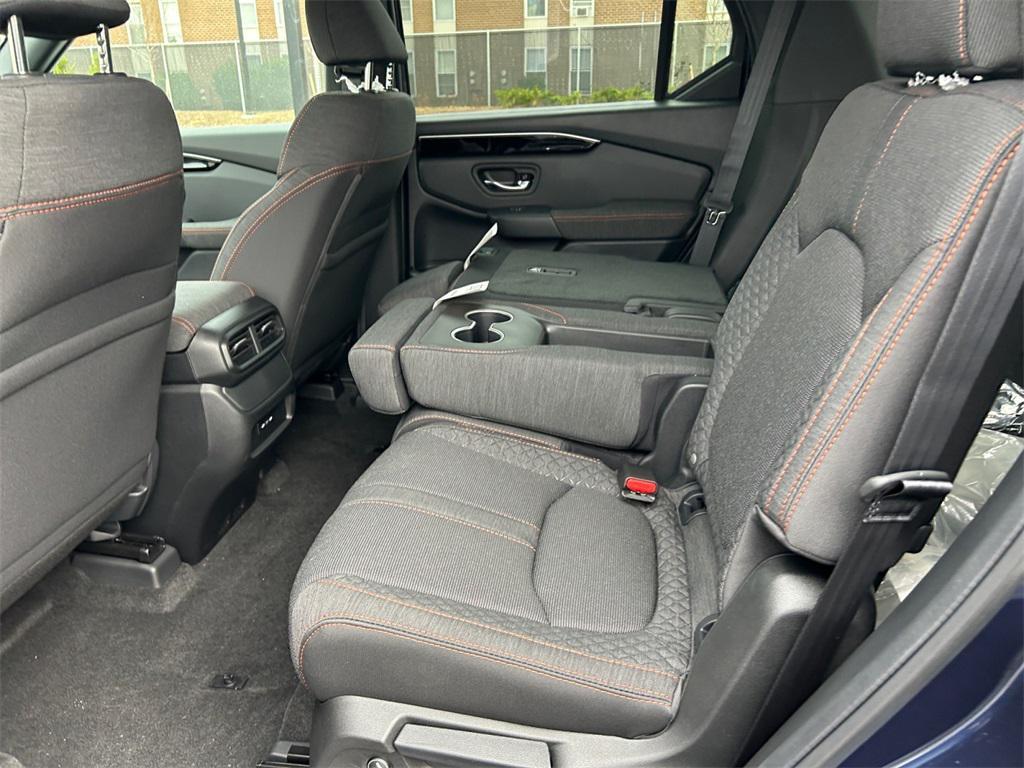 new 2025 Honda Pilot car, priced at $43,795