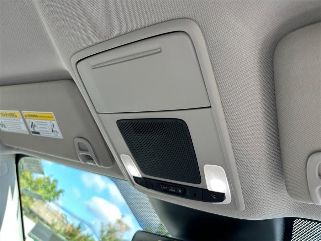 new 2025 Honda Pilot car, priced at $47,095