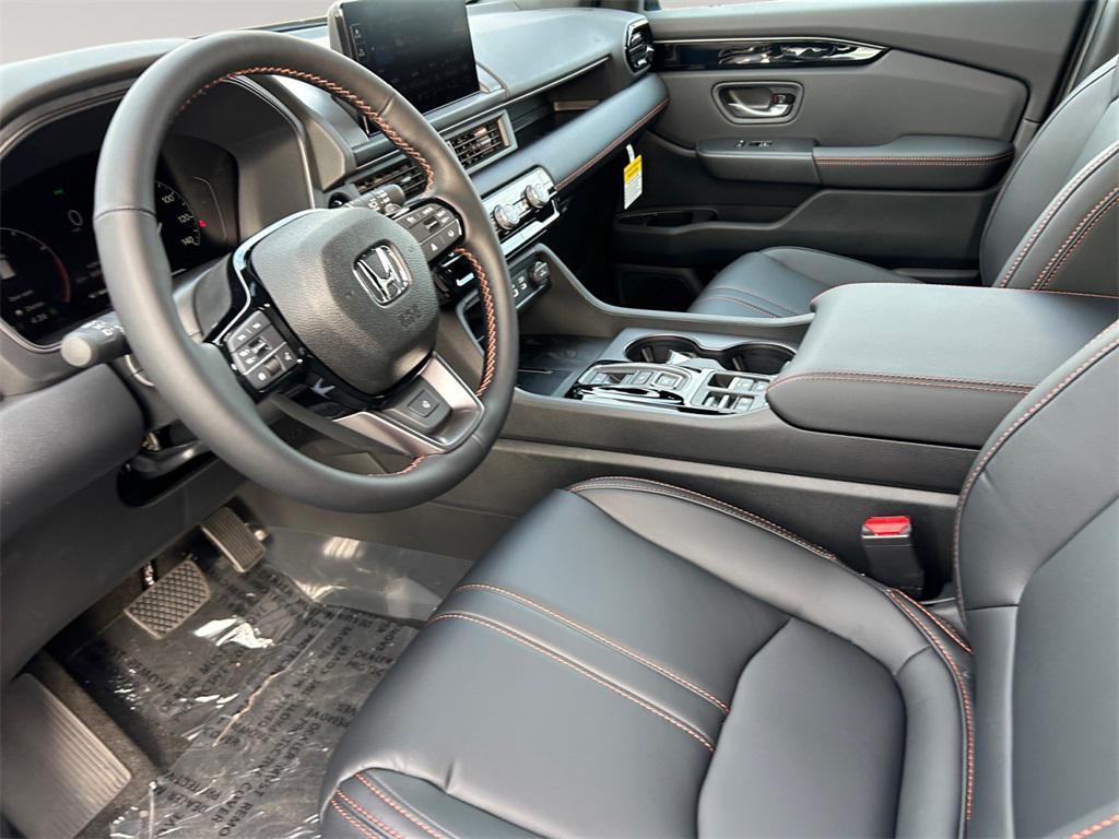new 2025 Honda Pilot car, priced at $51,350