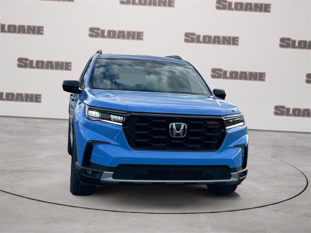 new 2025 Honda Pilot car, priced at $51,350