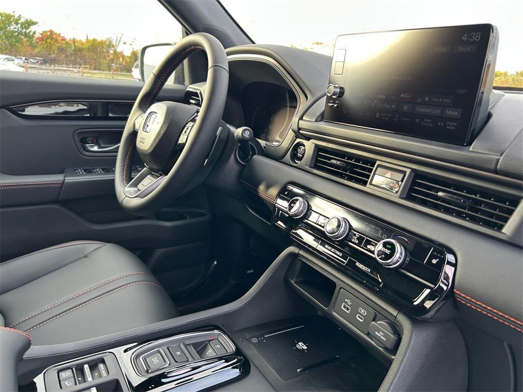 new 2025 Honda Pilot car, priced at $51,350