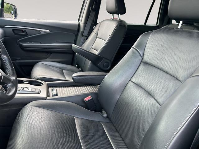 used 2022 Honda Passport car, priced at $27,543