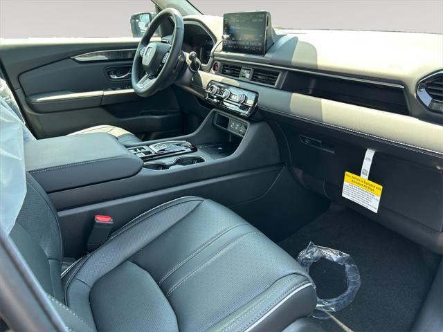 new 2025 Honda Pilot car, priced at $54,530