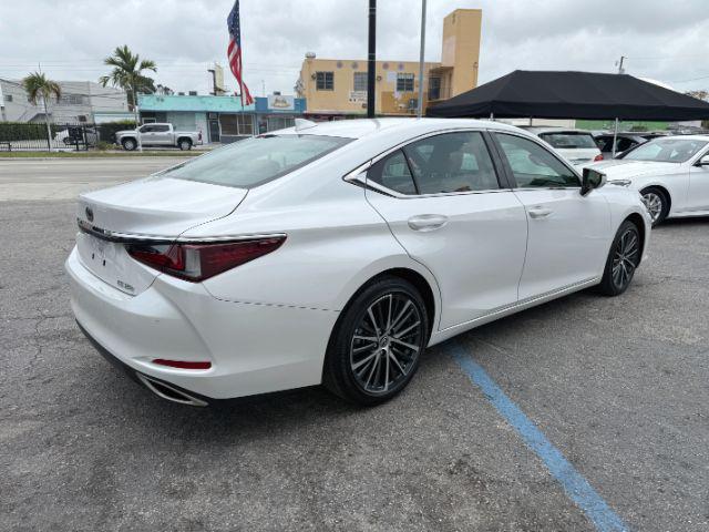 used 2024 Lexus ES 350 car, priced at $41,899
