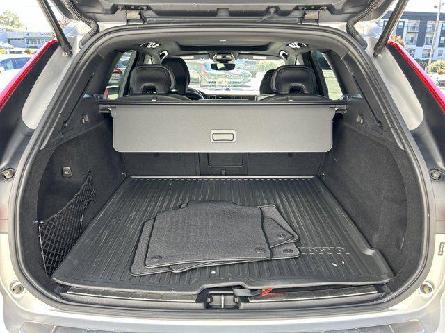 used 2022 Volvo XC60 car, priced at $33,896